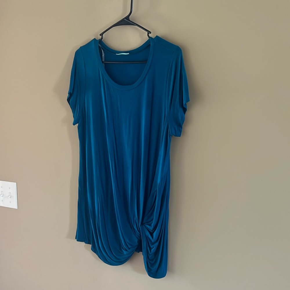 P.S. Kate Twist front Tee. Teal size XL.